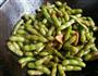 炒毛豆的做法图解1