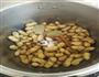 水煮花生的做法图解3