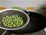 凉拌青豆金针菇的做法图解2