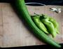 尖椒炒丝瓜的做法图解1