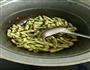铁锅豆角焖面的做法图解3