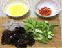 虾仁蛋炒秋葵黑木耳的做法步骤1