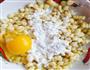鸡蛋玉米饼的做法图解2