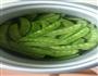 荷兰豆清炒香肠的做法图解1