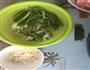 金针酸菜肥牛的做法图解1