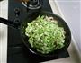 爆炒芸豆配熏肉的做法图解4