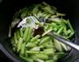 夏季爽口开胃健康菜-呛芹菜豆的做法图解3