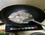 辣椒炒肉的做法图解1