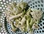 腊肉炒菜花的做法图解3