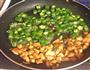 秋葵炒肉的做法图解3