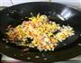 香菜酱油炒饭的做法图解3
