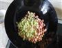 青瓜火腿肠炒肉粒的做法图解4