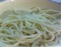自制面条沙琪玛的做法图解1