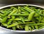 盐水豌豆的做法图解1