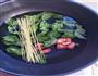 西红柿蔬菜面条的做法图解3