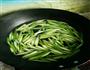 快手炒芦笋的做法图解1