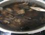 墨鱼香菇炖猪蹄的做法图解6