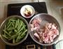 四季豆炒五花肉的做法图解1