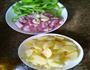 五花肉炖土豆的做法图解1