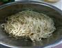 火腿炒面的做法图解4