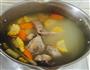 玉米胡萝卜猪骨汤的做法图解4
