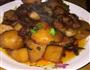 土豆红烧肉的做法图解1