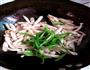 炒海鲜菇的做法图解5