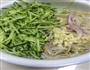 美味爽口的黄瓜拌豆芽的做法图解1