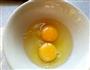 鸡蛋煎牛油果的做法图解1