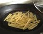 自制薯条的做法图解2