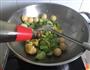 丝瓜鸡蛋炒面筋的做法图解6