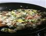 香肠鸡蛋炒冷饭的做法图解6
