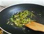 鸡蛋炒芹菜的做法图解6