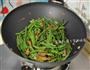妈妈的夏日快手晚餐 豇豆焖面的做法步骤3