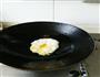 鸡蛋盖锅面的做法图解1