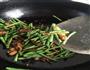 详细长豆角煸炒五花肉的做法图解9