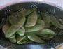 香辣猪耳朵豆角的做法图解1