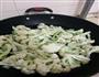 花菜炒肉的做法图解1