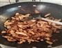 香菇炒肉片的做法图解4