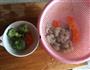 土豆哥辅食-西兰花虾球面的做法图解1