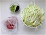豆豉包菜炒肉片的做法图解1