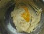 蛋黄椰丝球的做法步骤4