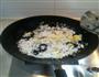麻辣干果腐乳蛋炒饭的做法图解4