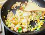 芝麻虾仁炒饭的做法图解7