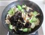 丝瓜蘑菇炒鸡蛋的做法图解7