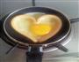 爱心煎蛋的做法图解4