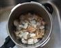 排骨海鲜营养汤的做法图解3