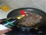 草菌酱油 孜然牛肉的做法图解2