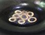 一步做好的鱿鱼圈的做法图解2
