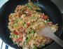 番茄虾仁炒饭的做法图解7